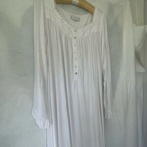 Eileen West XS Long White Long Sleeve  Nightgown Cottagecore preowned